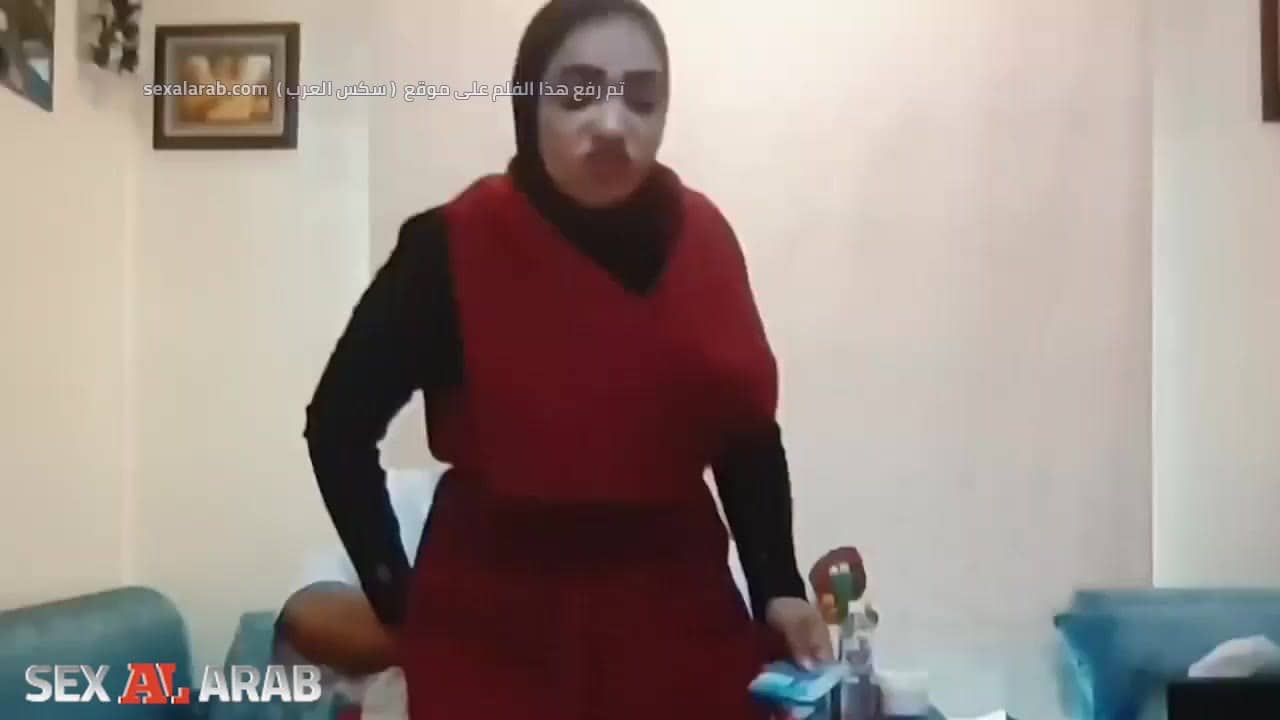 الطالبة الخليجية المجبرة .. تبيع جسدها مقابل المال لرجل اعمال 