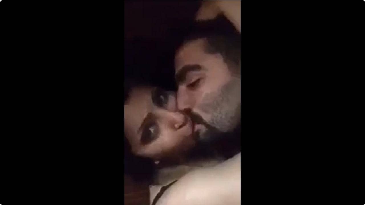 سكس عراقية هايجة تصور نفسها وهي تمص عير حبيبها