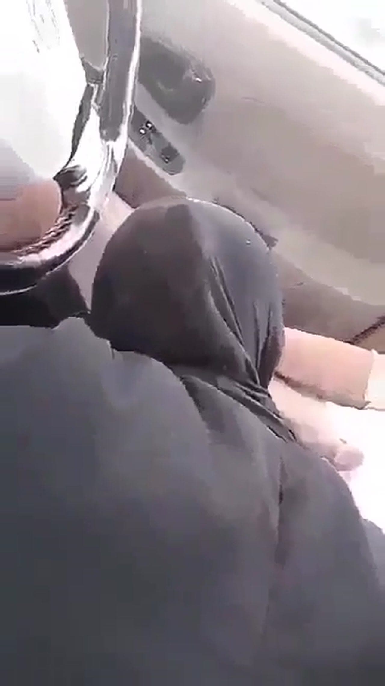 جزائرية محجبة شرموطة ترضع الزب في السياره - سكس محجبات جزائري