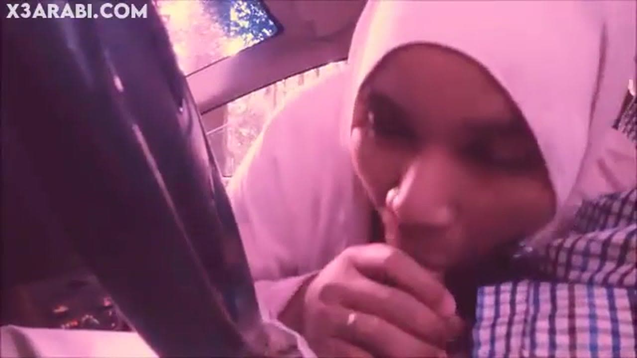 سودانية مغتربة محجبة تمص زب أجنبي وتشرب لبنه بكل شهوة