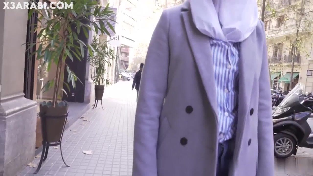 انطونيو سليمان يستدرج مراهقه مغربية محجبة  ويفشخ طيزها وكسها - سكس سوري مغربي