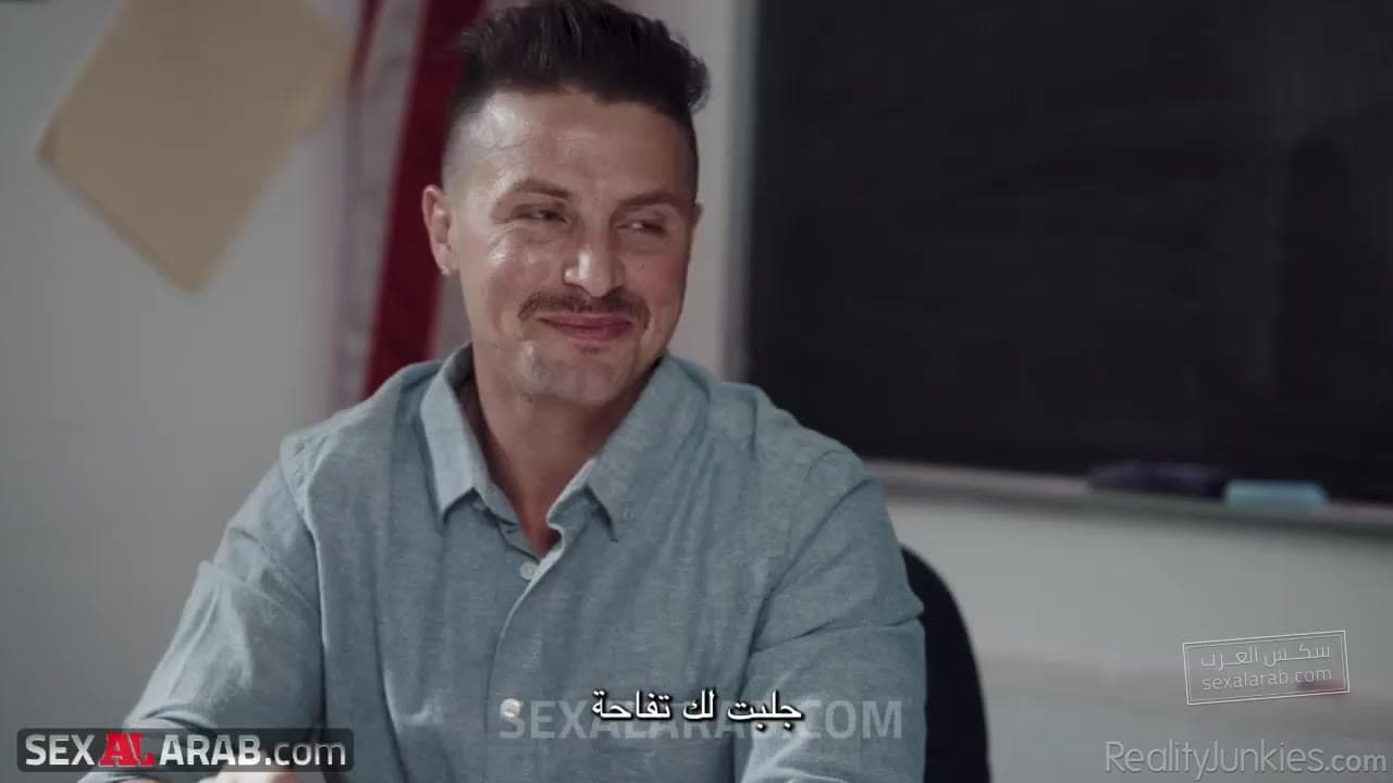 فتاة لاتينية جريئه تفتح كسها عشان النجاح - سكس مترجم