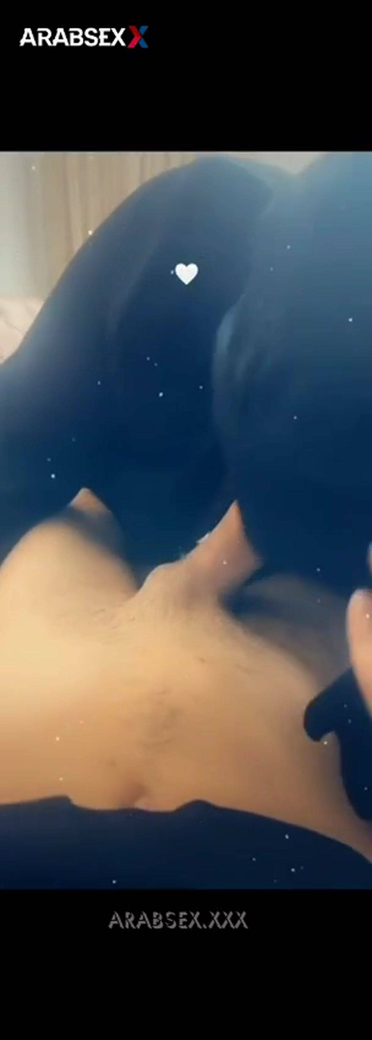 الابن الفاجر بيخلي أمه المنقبة تمص زبه وينيكها في طيزها المربربة 🔥 سكس محارم مجنون